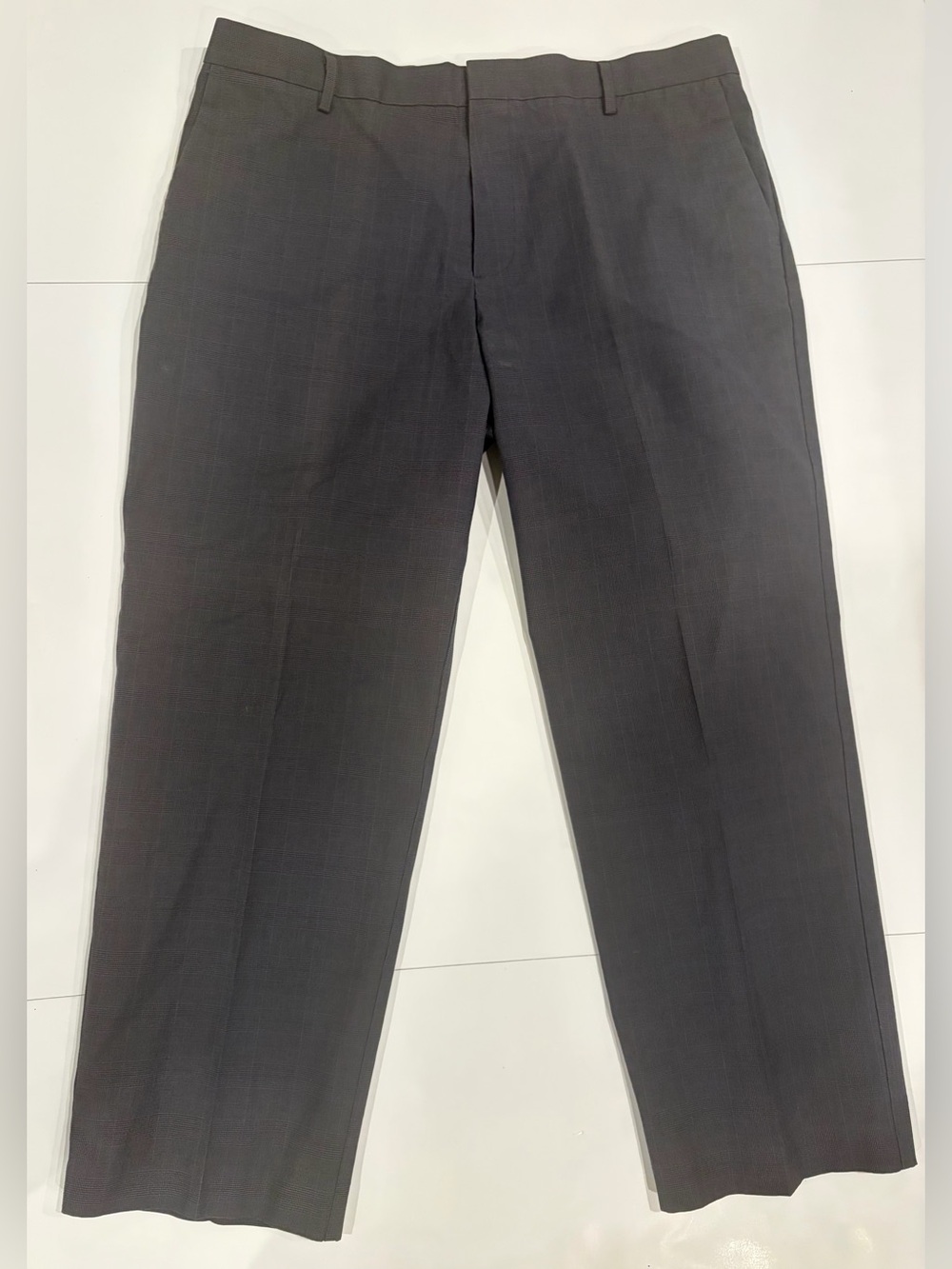 Dockers Classic Fit Iron-Free Khaki Pants (38 x 30) — Charcoal Plaid